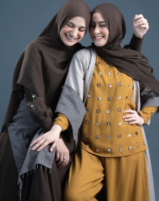 Zaskia Dikatai Karena Belum Punya Anak, Shireen Sungkar Baper Sampai Menangis