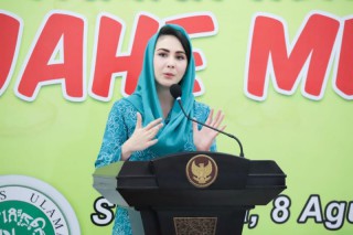 Arumi Bachsin Ajak Masyarakat dan Anggota TP PKK Budidaya Jahe Merah