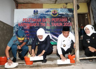 Pemprov Jatim dan TNI AL Renovasi 867 Rumah Tak Layak Huni