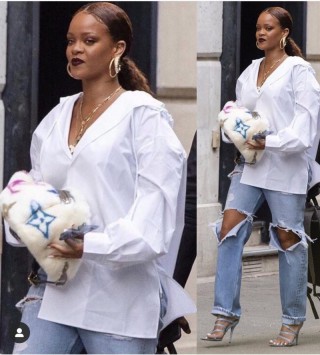 Rihanna Tampil Pakai Tas Langka yang Dicari Banyak Orang