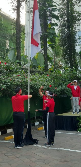 Mercure Grand Mirama Surabaya Memerah Dengan Seragam Timnas