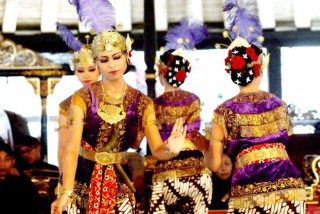 IWO Gandeng Unesa Gelar FTTF Dalam Upaya Lestarikan Budaya Indonesia di Era Globalisasi