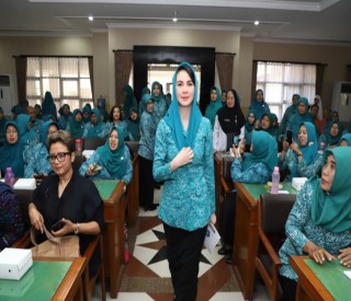 Arumi Ajak Kader PKK Saling Kolaborasi