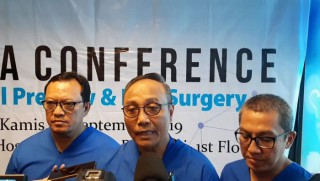 Dengan Teknik Operasi lubang kunci, Wajah Herlina Normal Kembali