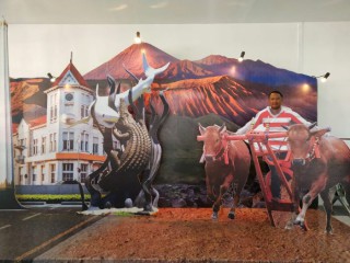 Kado Coretan Lukisan Pecinta KA di Stasiun Gubeng