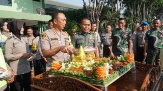 Kedatangan Kapolrestabes Surabaya di Makorem, Kejutkan Prajurit TNI