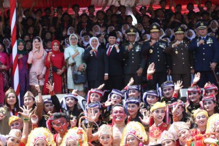 Gubernur Khofifah : Mengajak Wujudkan "Aku Pahlawan Masa Kini"