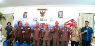 Peduli Jasa Pejuang, SMF Serahkan Bantuan Untuk Veteran