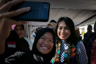 Menteri PPPA : Orangtua, Pahami dan Diskusikan Media Sosial dengan Anak