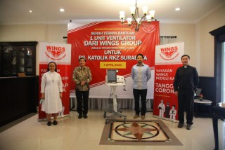 Wings Group Serahkan Bantuan Kepada RS RKZ Surabaya untuk Penanggulangan COVID-19