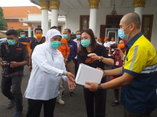 Waspada Corona, Pemprov Jatim Terima Bantuan APD dari Kemenko Maritim dan Investasi