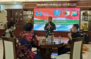 Gandeng Kodam V Brawijaya, Yayasan Surabaya Peduli Bangsa Salurkan Bantuan Sembako
