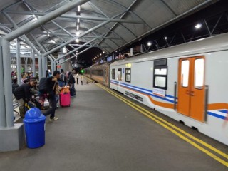 KAI Wajibkan Penumpang KLB Keluar Masuk DKI Memiliki SIKM