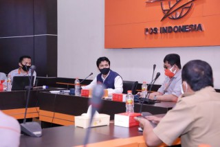Emil Dardak Minta PT Pos Indonesia Tetap Menerapkan Protokol Kesehatan