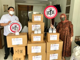 Berbagi Kasih Fatma Foundation, 1.000 Hazmat Diberikan untuk Tenaga Medis