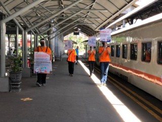 PT KAI Daop 8 Surabaya Apresiasi " Si Puong" Kampanyekan New Normal