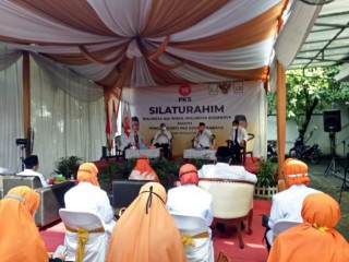 Giliran Sambangi PKS, Kami Ingin Bahagiakan Warga Surabaya