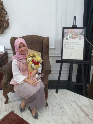 Kisah Inspiratif Desainer Muda Lola Nuruul Utami Pencetus Founder Lolascarfs