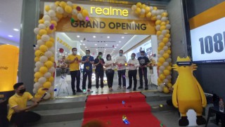 Grand Opening Realme Official Store Warga Tak Perlu Beli HP Ke Mall