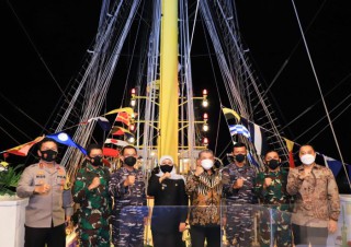 Gubernur Jatim Hadiri Pisah Sambut Pangkoarmada II