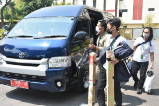 Hasil Swab Negatif, Sebanyak 127 PMI Dipulangkan Ke Daerah Asalnya