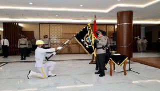 Jelang HUT Bhayangkara 1 Juli, Polri Gelar Upacara Pencucian Pataka