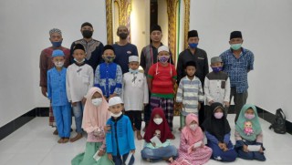 Musholla Babussalam Santuni Anak Yatim Piatu Yang Saat ini Terdampak Pandemi Covid-19