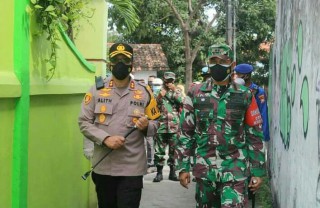 Dandim 0829/Bangkalan tinjau Pos Penyekatan Darurat
