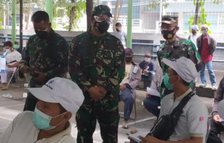 Dukung Program Pemerintah, Danrem 084/Bhaskara Jaya, Tinjau Pelaksanaan Vaksinasi