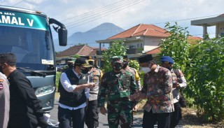 Danrem Bhaskara Jaya bersama forkopimda Jatim dampingi Panglima TNI di Sidoarjo