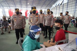 Kapolda Segera Terapkan Vaksinasi Door to door di Jatim Secara Menyeluruh