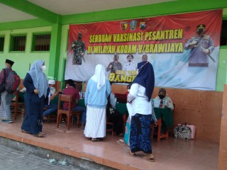 Kodim Surabaya Utara Gelar Vaksin Dosis 1 di Ponpes Al Fatich