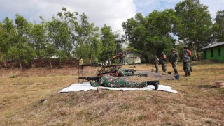 Tingkatkan Kemampuan Prajurit, Kodim 0826 Pamekasan Melaksanakan Latihan Menembak Senjata Ringan