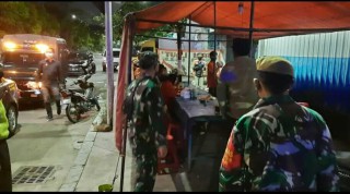 Koramil Krembangan Gelar Operasi Jam Malam, Sasar Tempat Bepotensi Kerumunan