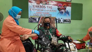 Kodim 0826 Pamekasan Gelar Donor Darah Dalam Rangka Peringatan Ke-76 HUT TNI Tahun 2021