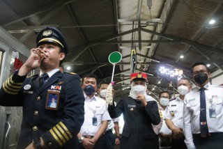 PT Kereta Api Indonesia Hadirkan Live Cooking Di Atas KA