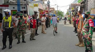 Koramil Krembangan Gelar Operasi Yustisi Penegakan Protokol Kesehatan Bersama Tiga Pilar