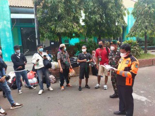 Pemulangan Pekerja Migran Indonesia Mendapatkan Pengawalan Dari TNI