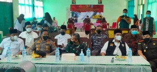 Dandim 0829 Bangkalan bersama Forkopimda Tinjau Vaksinasi di Ponpes Al Hikam