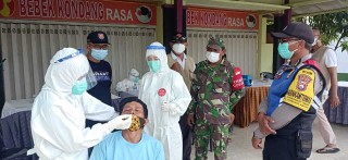 Tiga Pilar Kelurahan Gununganyar Monitoring Kegiatan Swab Antigen