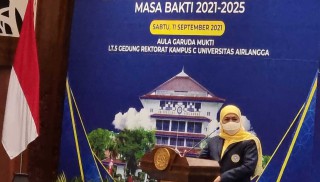 Mendukung Pengurus Pusat IKA Unair Masa Bakti 2021-2025, Khofifah Ajak Para Alumni Unair Terus Bersenergi