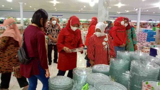 Dampingi Ibu Ketua Persit Kartika Candra Kirana PD V/Brawijaya