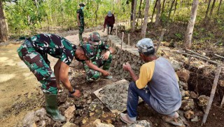 Pavingisasi Jalan Di Dusun Pompongan Sudah Mencapai 35%