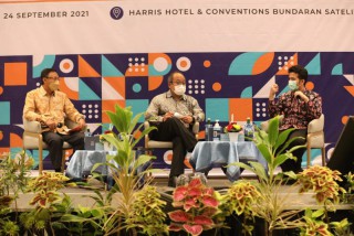 Buka Rakor TKPK, Wagub Emil Ajak Kepala Daerah Gotong Royong Atasi Kemiskinan di Jatim