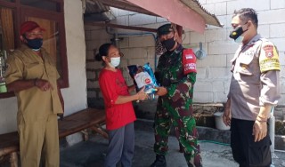 BLUSUKAN DARI KAMPUNG KE KAMPUNG BABINSA DAN BABINKAMTIBMAS DRIYOREJO BAGIKAN SEMBAKO.