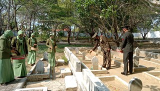 Kodim 0826 Pamekasan Menggelar ziarah Nasional Dan Tabur Bunga Di TMP Panglegur