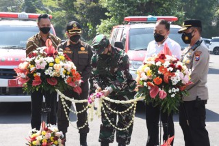 Korem 084/BJ Terima Bantuan Mobil Vaksin