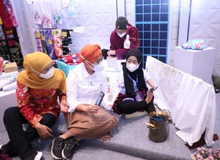 Gubernur Khofifah Ajak Swasta Gandeng Pelaku UKM Disabilitas