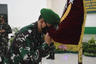 Danrem 084/BJ Pimpin langsung Sertijab Dandim 0832/Surabaya Selatan