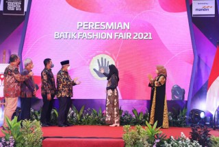 Buka 5th BFF 2021, Ketua Dekranasda Jatim Apresiasi Pelaku UMKM Sebagai Pahlawan Bangkitnya Ekonomi Jatim